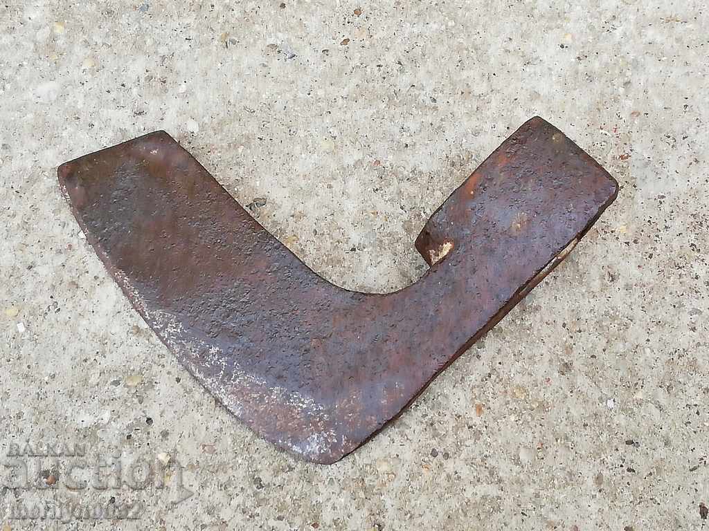 Стара брадва секира топор без сап сатър ковано желязо острие