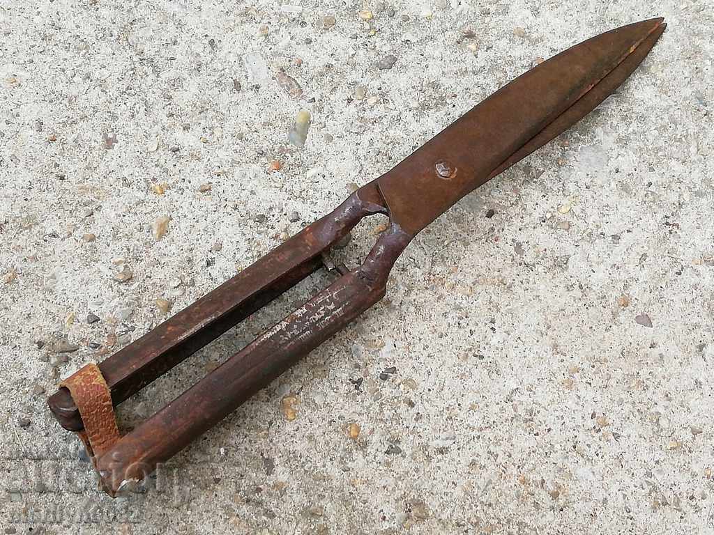 Old garden scissors 20 years old with price 58.00 BGN | € 29.65 Old garden scissors 20 years old with price 58.00 BGN | € 29.65