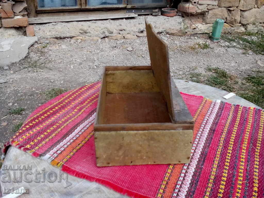 Old wooden box - 5 Old wooden box - 5