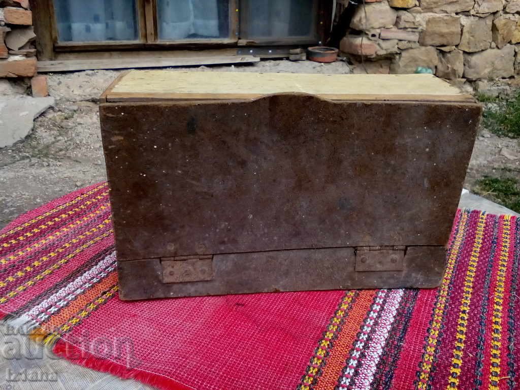 Old wooden box - 7 Old wooden box - 7