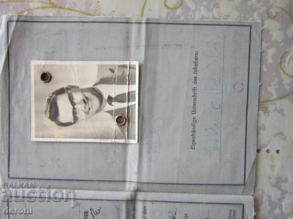 Delivery of Old German document driving license photo