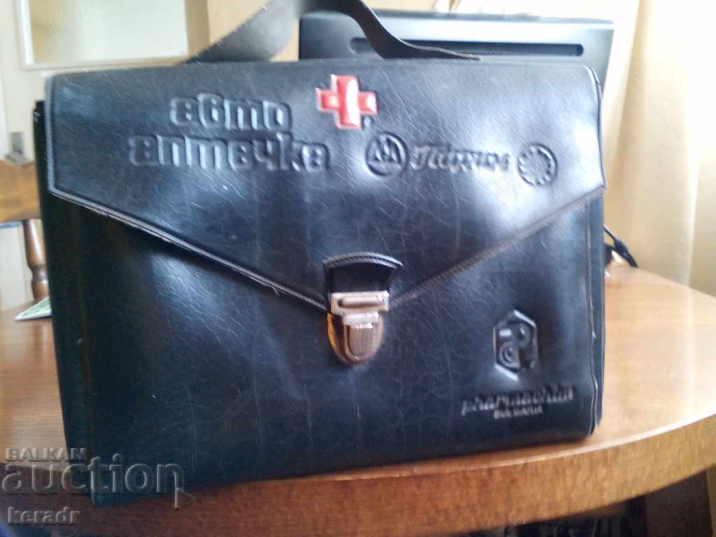 First aid kit from the 70s First aid kit from the 70s