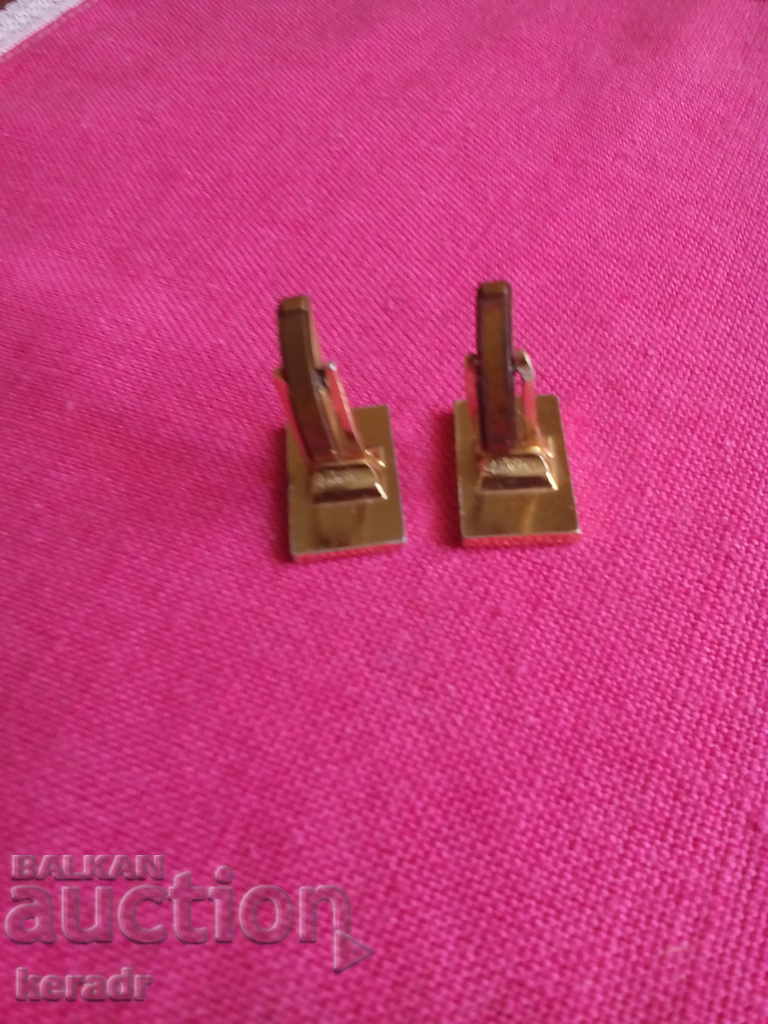 Παλιές, επάργυρες μανσέτες με τιμή € 2.56 | 5.01 BGN