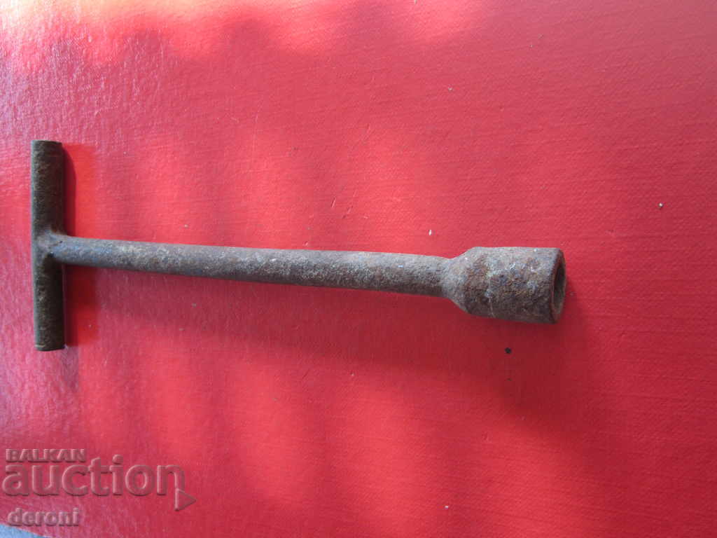 Delivery of Old Army Key