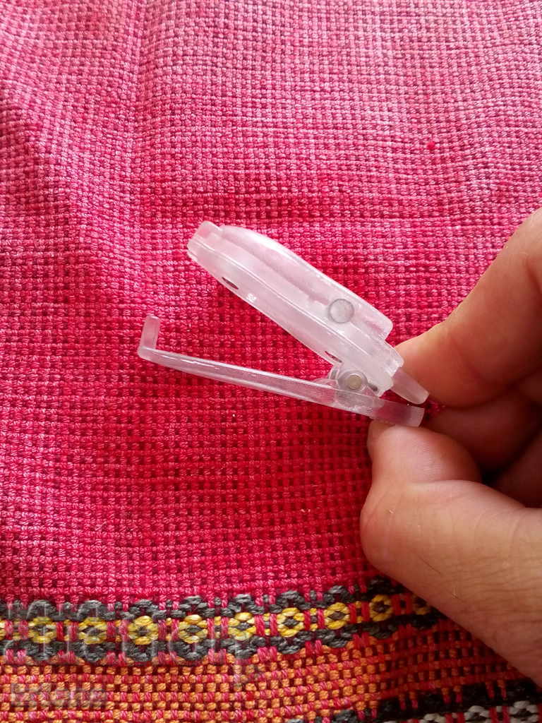 Delivery of Old phone pinch Delivery of Old phone pinch