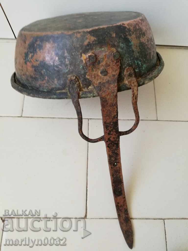 An old copper pan, a baker, a tray, a copper pot, a household pot with price 76.00 BGN | € 38.86 An old copper pan, a baker, a tray, a copper pot, a household pot with price 76.00 BGN | € 38.86