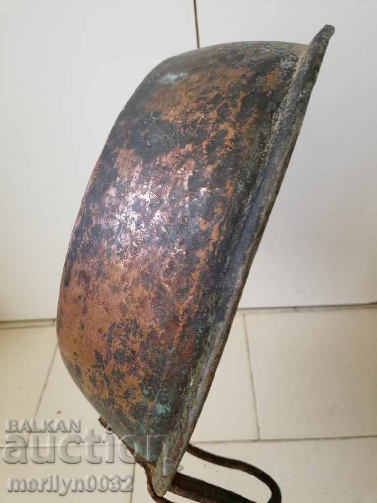 An old copper pan, a baker, a tray, a copper pot, a household pot - 5 An old copper pan, a baker, a tray, a copper pot, a household pot - 5