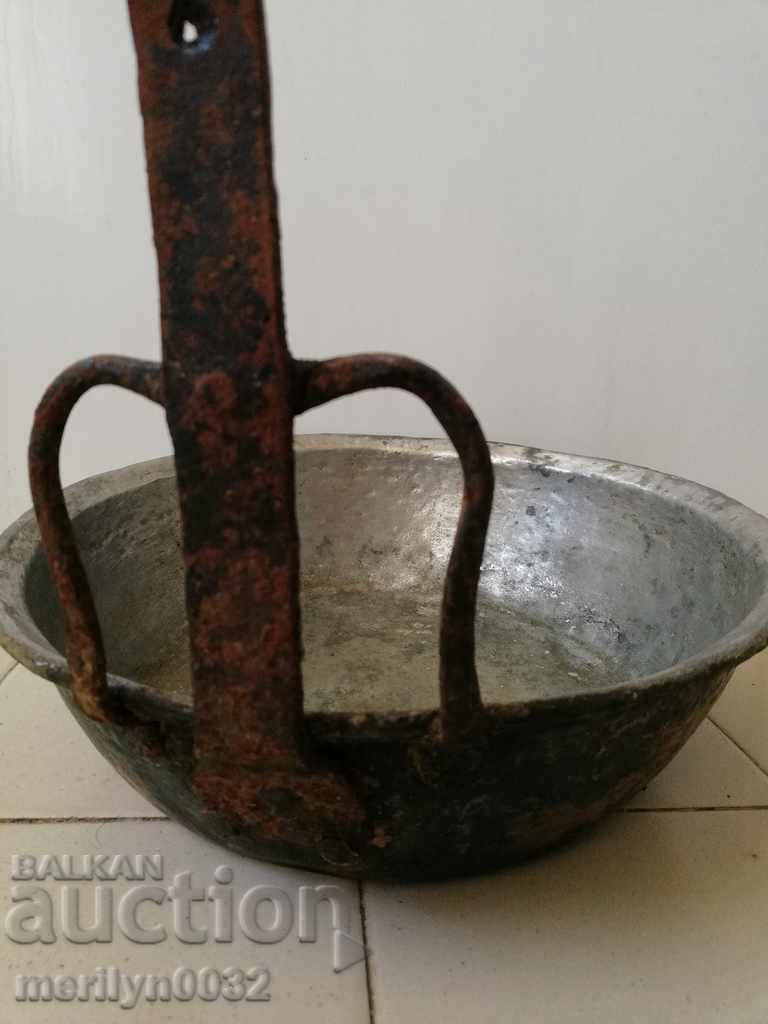 An old copper pan, a baker, a tray, a copper pot, a household pot - 7 An old copper pan, a baker, a tray, a copper pot, a household pot - 7