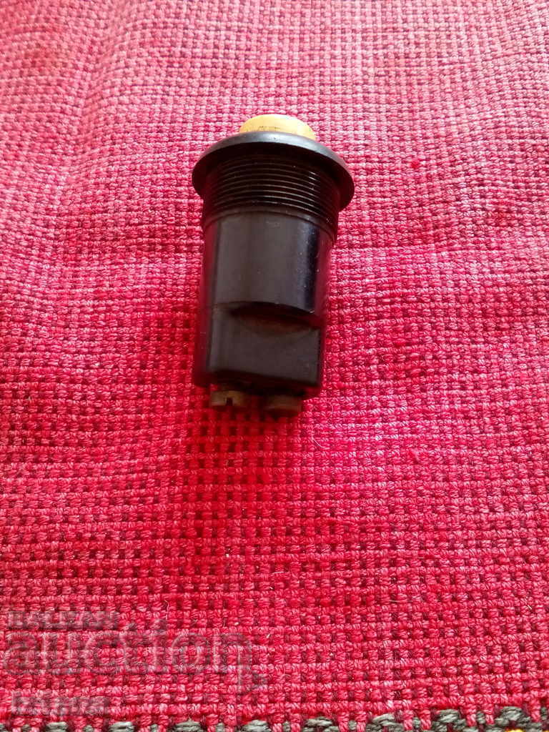 Old electric button with price 5.00 BGN | € 2.56 Old electric button with price 5.00 BGN | € 2.56