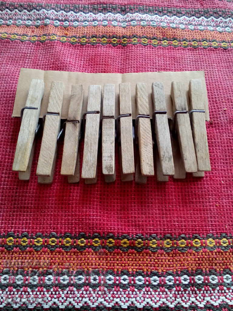Old wooden clamps with price 10.00 BGN | € 5.11 Old wooden clamps with price 10.00 BGN | € 5.11