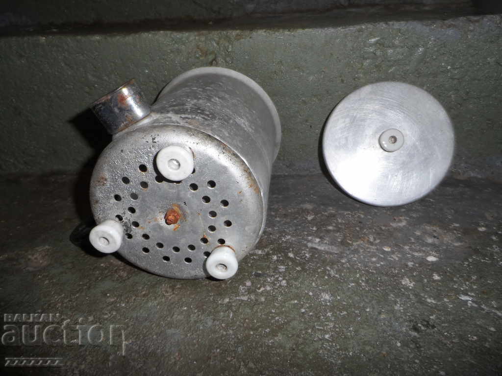 Delivery of old aluminum pot Delivery of old aluminum pot