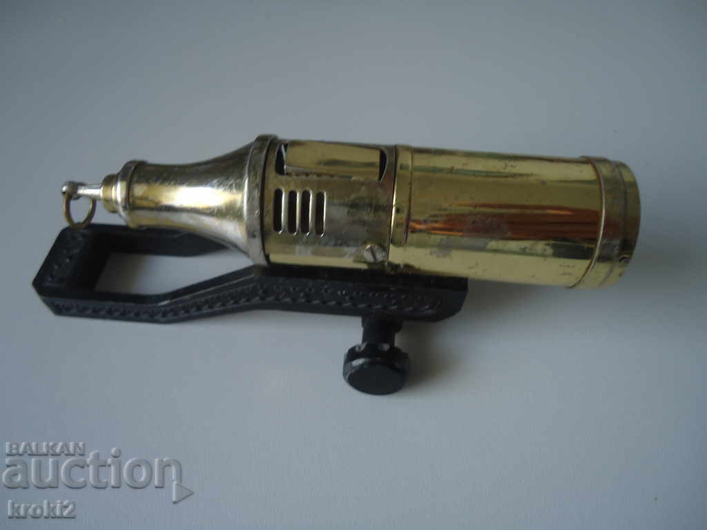 Delivery of OLD PETROL LIGHTER OLD CANNON TOP Delivery of OLD PETROL LIGHTER OLD CANNON TOP