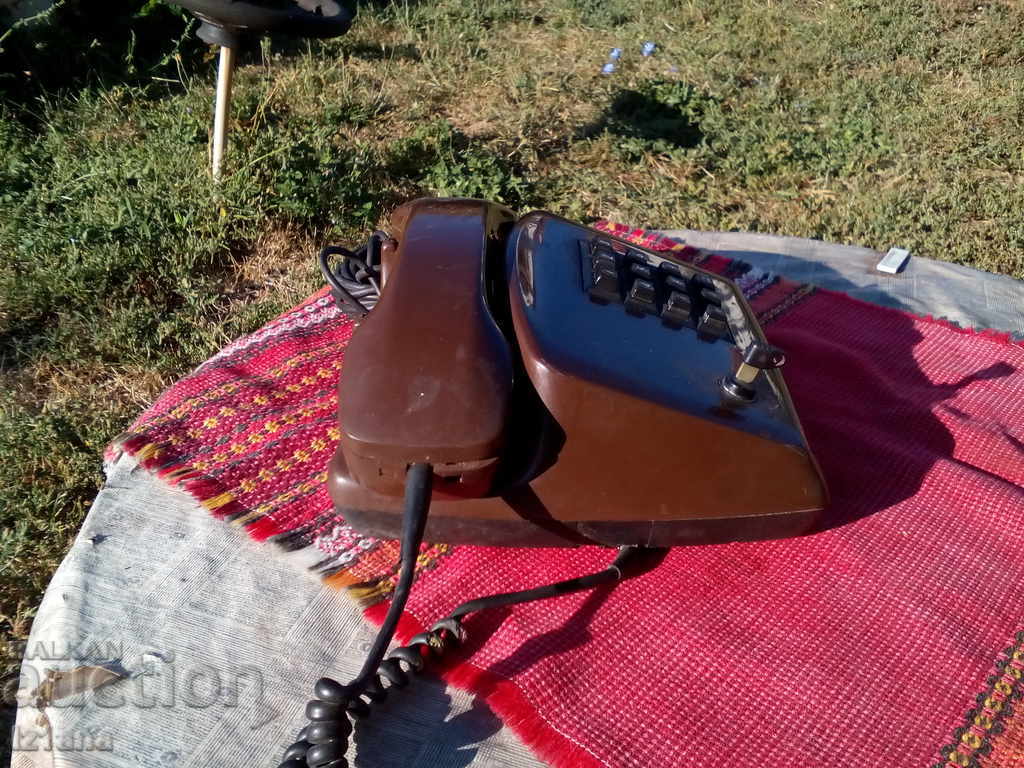 Old phone with price 15.00 BGN | € 7.67