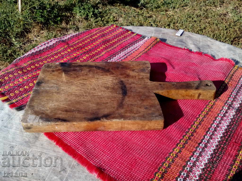 Delivery of An old cutting board Delivery of An old cutting board