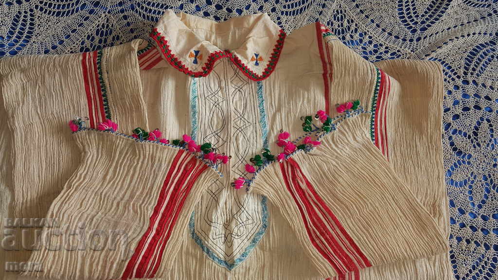 Доставка на Автентична риза от народна носия Доставка на Автентична риза от народна носия