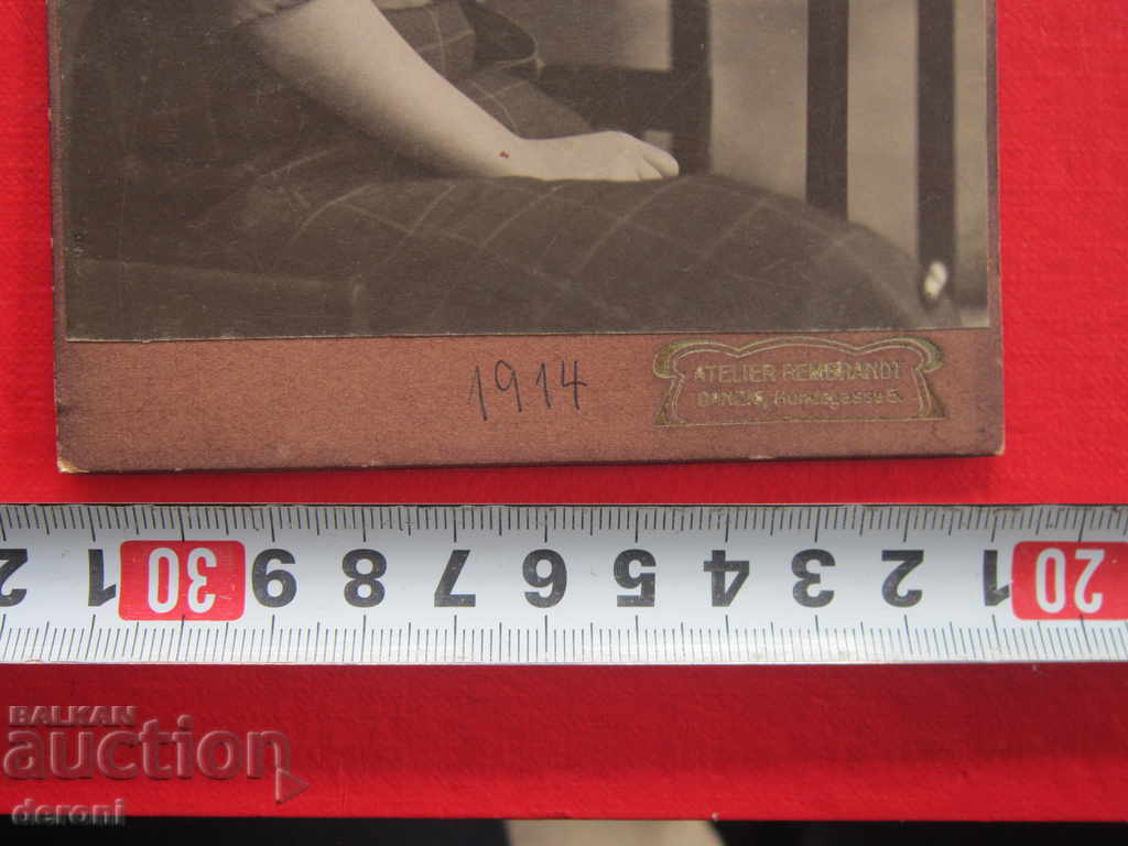 Old German picture of a thick cardboard lady card with price 15.00 BGN | € 7.67 Old German picture of a thick cardboard lady card with price 15.00 BGN | € 7.67