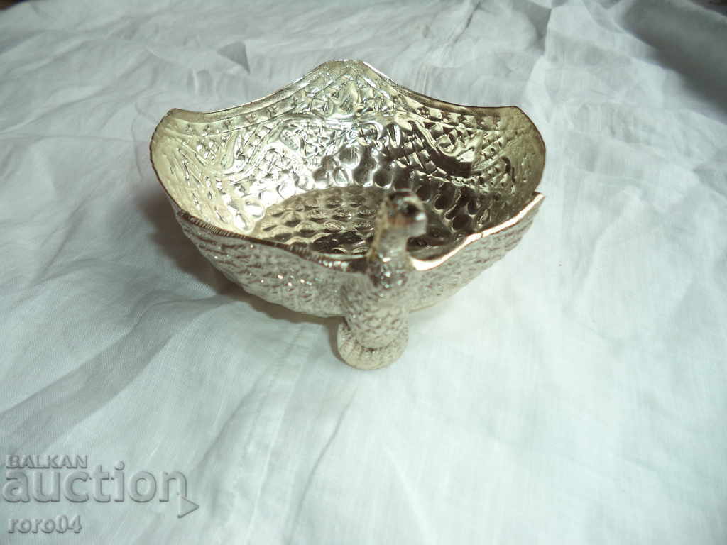 TANEEZ PAKISTAN - BEAUTIFUL STAR PAKISTAN COURT WITH BIRDS with price 54.00 BGN | € 27.61 TANEEZ PAKISTAN - BEAUTIFUL STAR PAKISTAN COURT WITH BIRDS with price 54.00 BGN | € 27.61