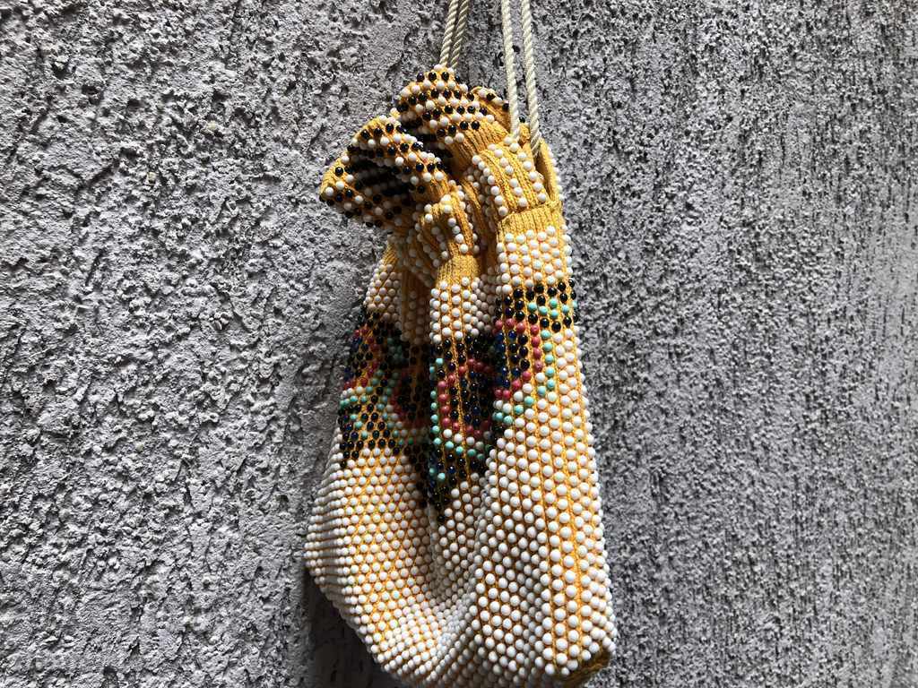 Delivery of Traditional mangosteen pussy for storing rose oil Delivery of Traditional mangosteen pussy for storing rose oil