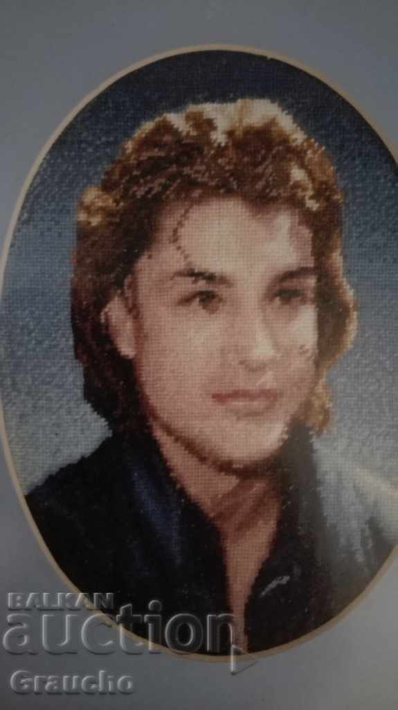 Portretul brodat al lui Osvaldo Rios, unic! cu preț € 38.35 | 75.01 BGN Portretul brodat al lui Osvaldo Rios, unic! cu preț € 38.35 | 75.01 BGN