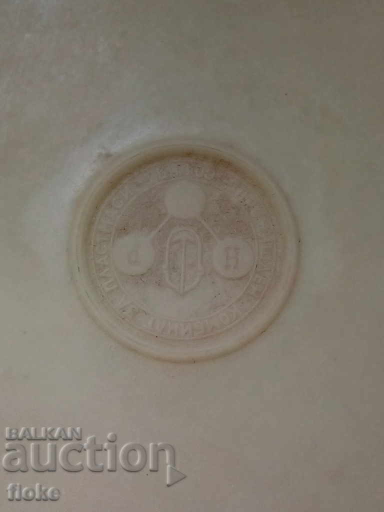 Доставка на Пластмасова кутия-стара