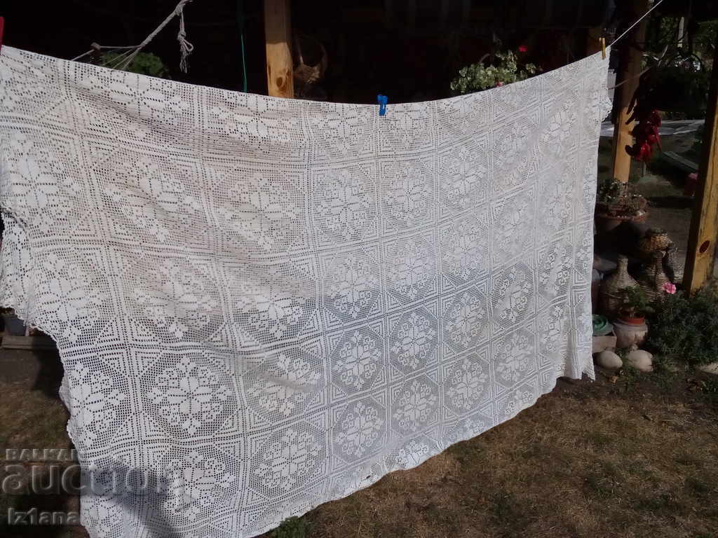 Old knit bed cover with price 80.00 BGN | € 40.90 Old knit bed cover with price 80.00 BGN | € 40.90