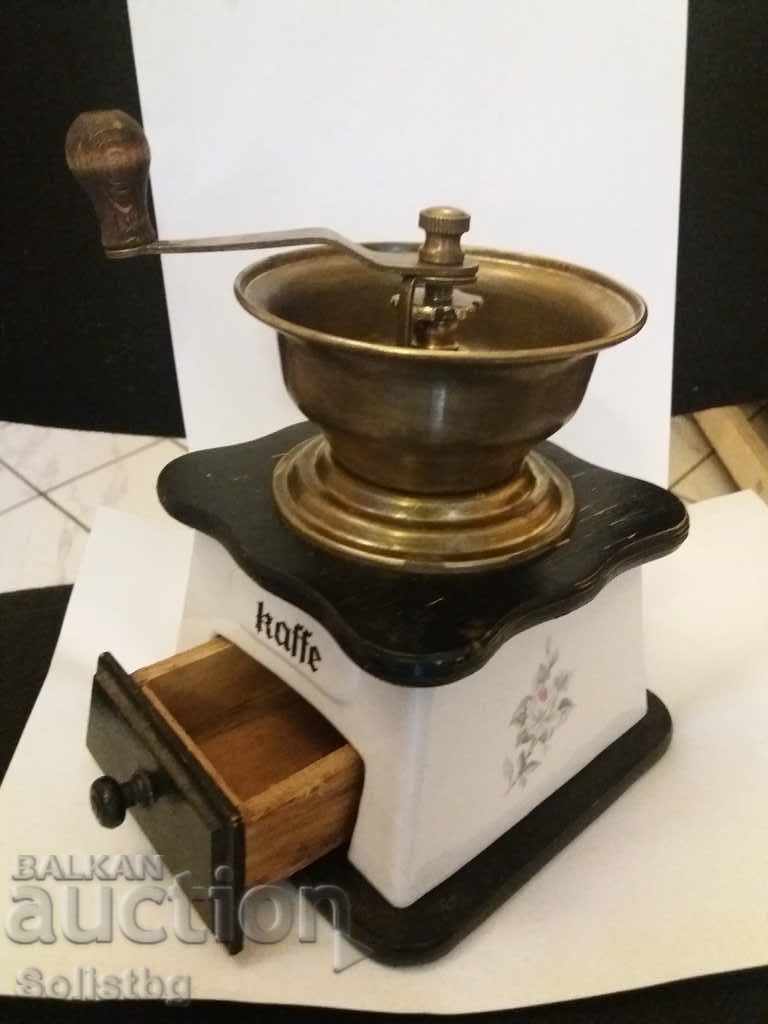 Auction Old coffee grinders. Auction Old coffee grinders.