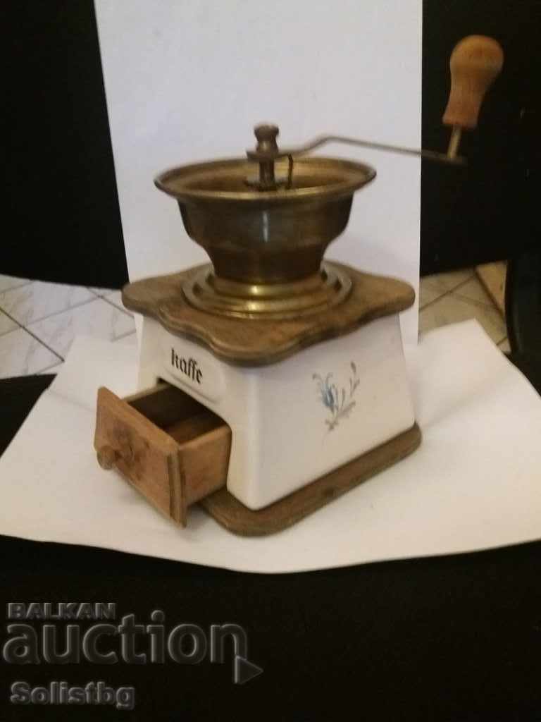 Old coffee grinders. - 5 Old coffee grinders. - 5