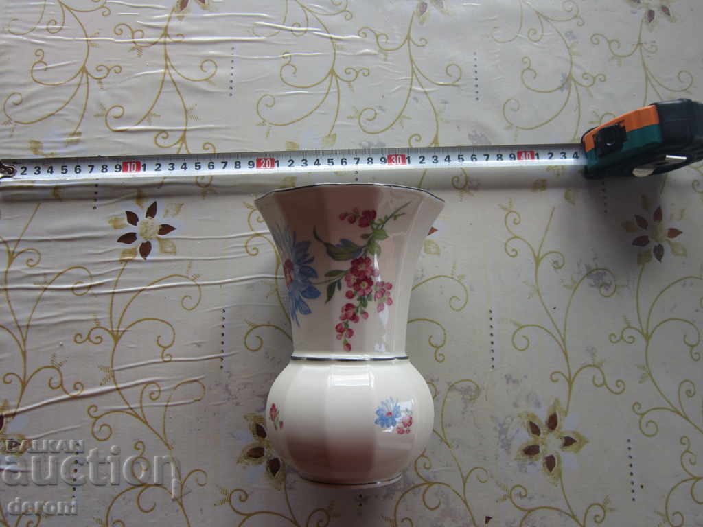 Auction Unique porcelain porcelain vase from Germany Auction Unique porcelain porcelain vase from Germany