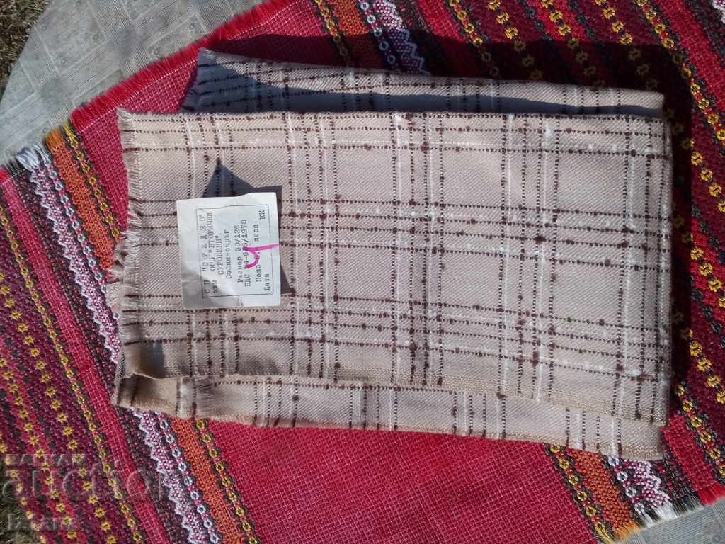 An old scarf - 5
