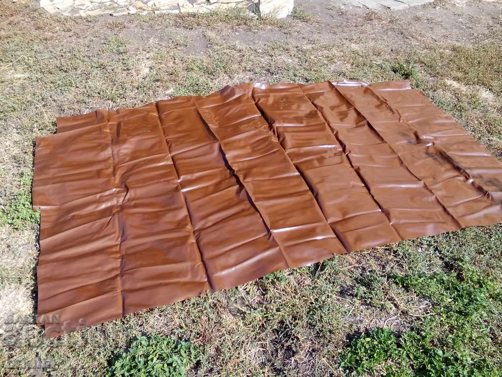 Стара изкуствена кожа с цена 30.00 лв. | € 15.34