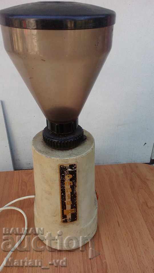 Professional coffee maker omnia f with price 100.00 BGN | € 51.13 Professional coffee maker omnia f with price 100.00 BGN | € 51.13