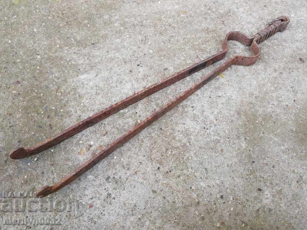 Auction  Old dilaf, mash, wrought iron for walking