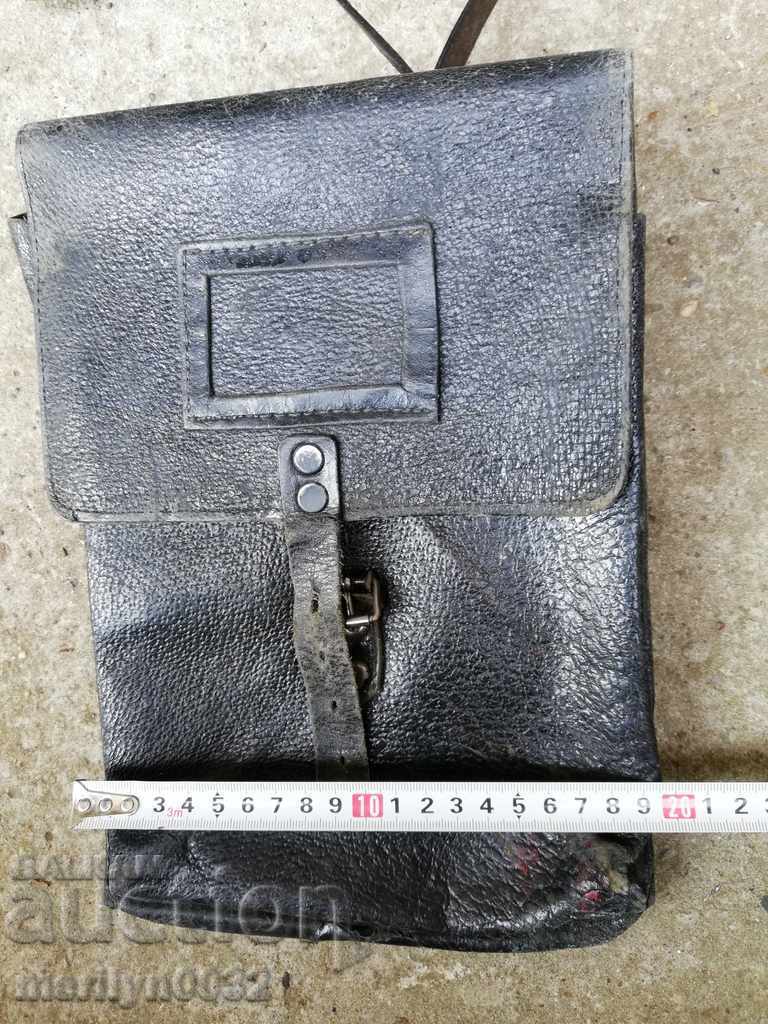 Delivery of Commander Bag WW2 pig leather Wemark has no markings Delivery of Commander Bag WW2 pig leather Wemark has no markings