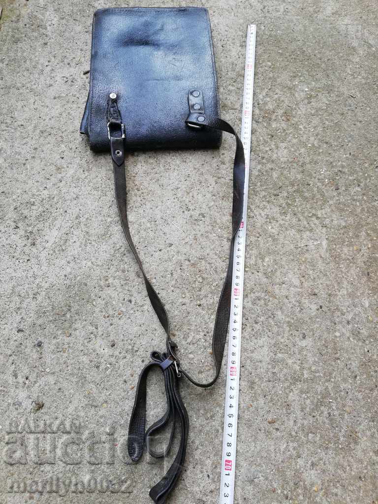Commander Bag WW2 pig leather Wemark has no markings - 6 Commander Bag WW2 pig leather Wemark has no markings - 6