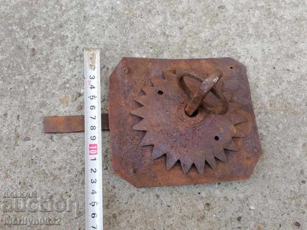 Antique wrought iron latch, lock, latch for an antique gate - 5 Antique wrought iron latch, lock, latch for an antique gate - 5