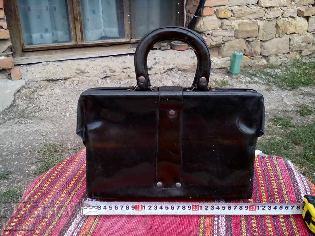 Delivery of Old Lady's Bag Delivery of Old Lady's Bag