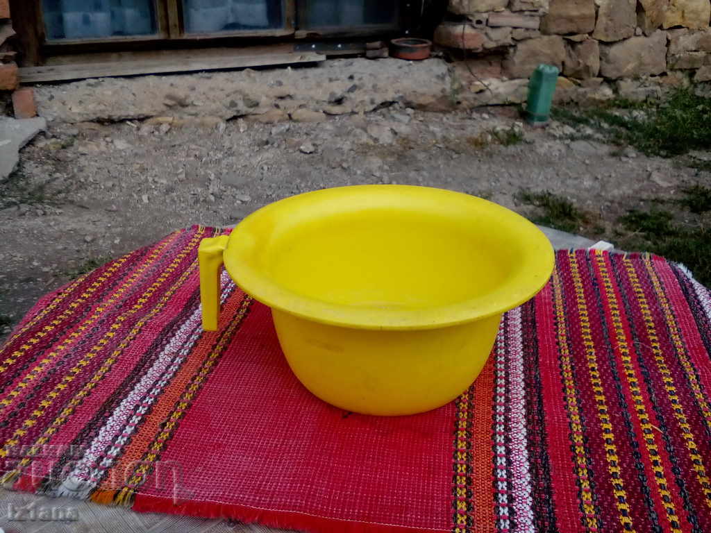 Аукцион Старо детско гърне,цокало