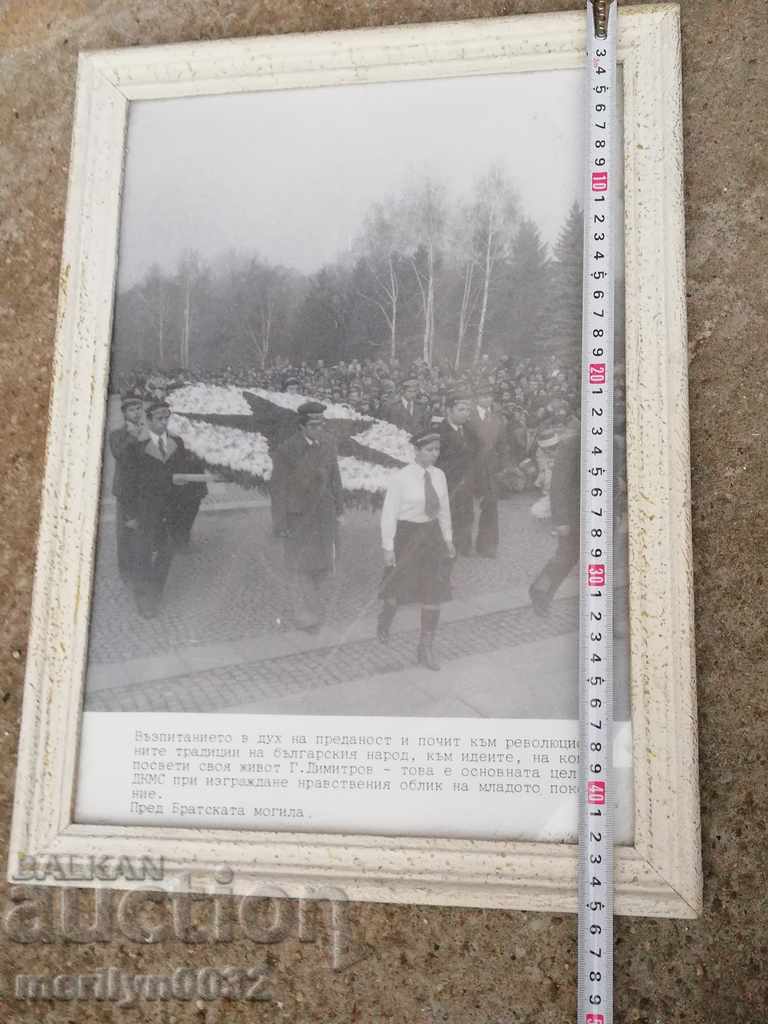 Delivery of Old framed photo, photography, portrait, propaganda Delivery of Old framed photo, photography, portrait, propaganda