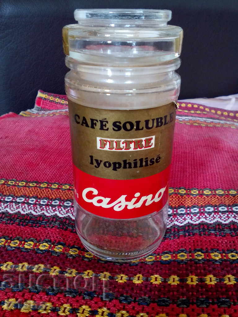 Δημοπρασία Ένα παλιό βάζο καφέ Δημοπρασία Ένα παλιό βάζο καφέ