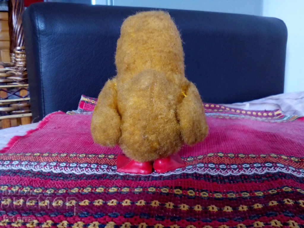 Jucărie veche de pui cu preț 5.00 BGN | € 2.56 Jucărie veche de pui cu preț 5.00 BGN | € 2.56