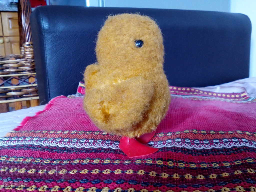 Licitație Jucărie veche de pui Licitație Jucărie veche de pui