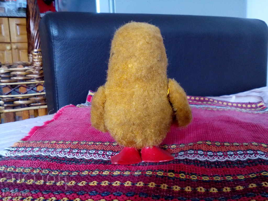 Livrarea Jucărie veche de pui Livrarea Jucărie veche de pui