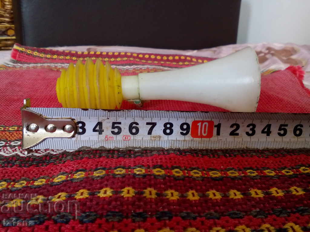 Auction Old horn for children's bicycle, wheel Auction Old horn for children's bicycle, wheel