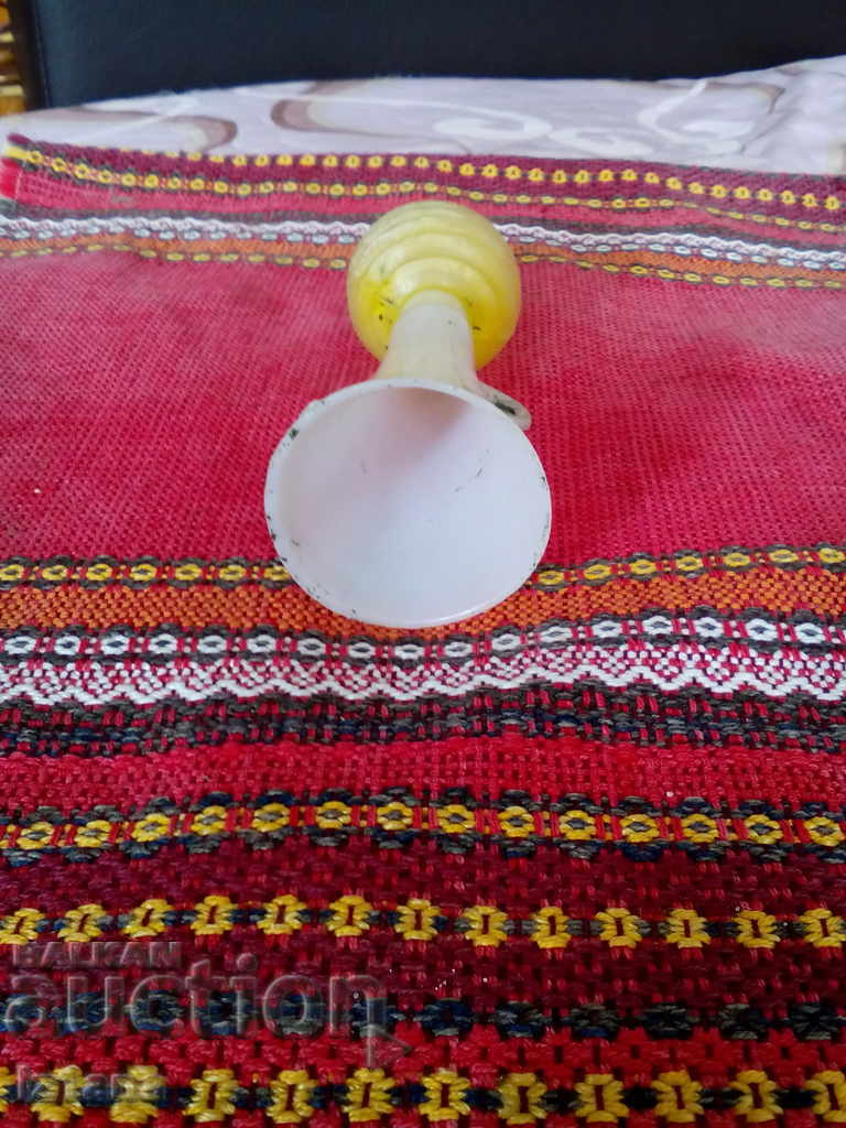 Delivery of Old horn for children's bicycle, wheel Delivery of Old horn for children's bicycle, wheel