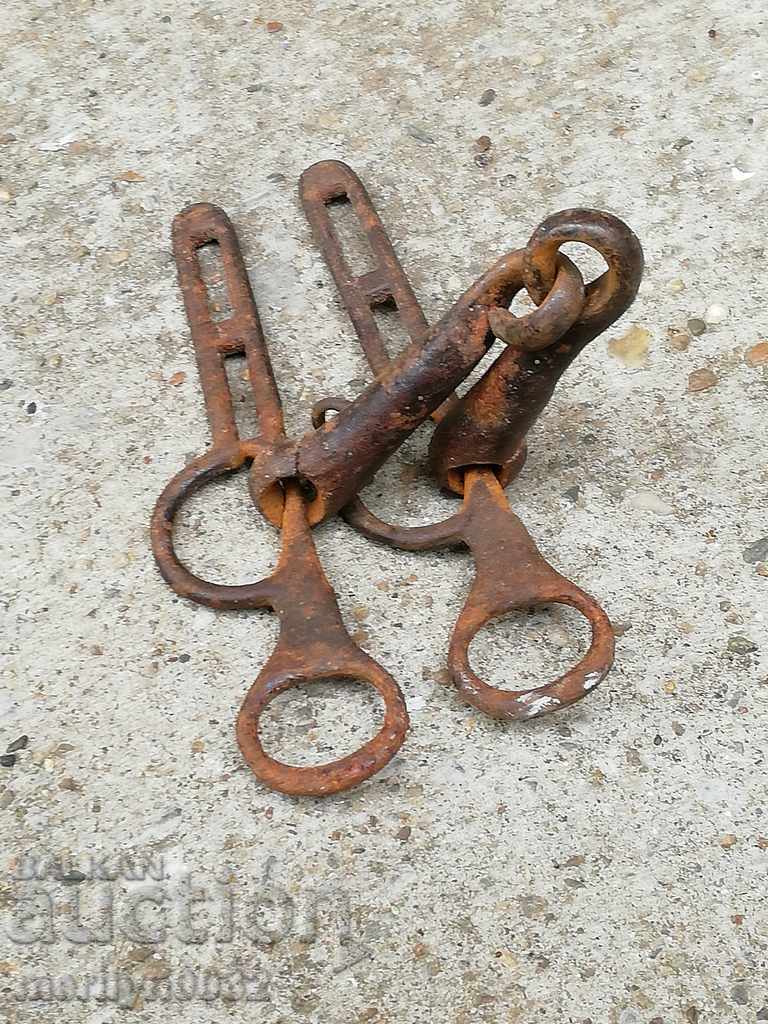 Delivery of Old wrought bridle bridle wrought iron, harness Delivery of Old wrought bridle bridle wrought iron, harness