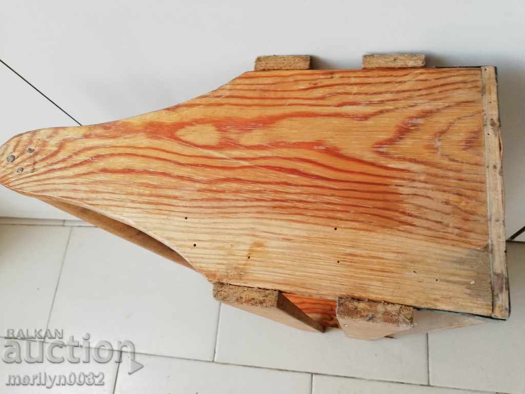 Delivery of Old Bulgarian chest, trunk, cassette player, wooden Delivery of Old Bulgarian chest, trunk, cassette player, wooden