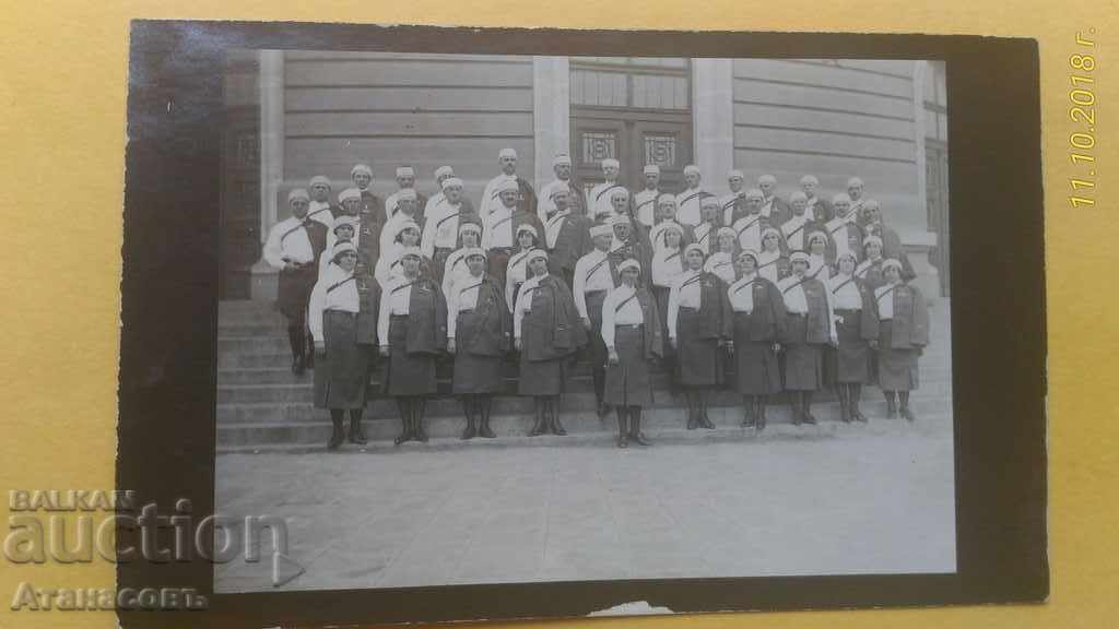 Стара Снимка Юнаци жени в униформи