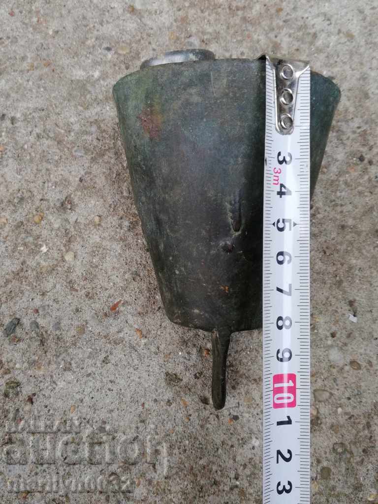 Auction Ottoman bronze vat, bell, bell, tumbler Auction Ottoman bronze vat, bell, bell, tumbler