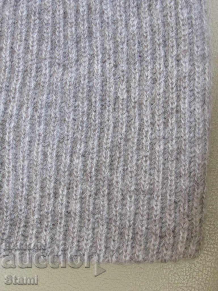 Delivery of Gray machine knit wool hat, 100% wool, Mongolia Delivery of Gray machine knit wool hat, 100% wool, Mongolia