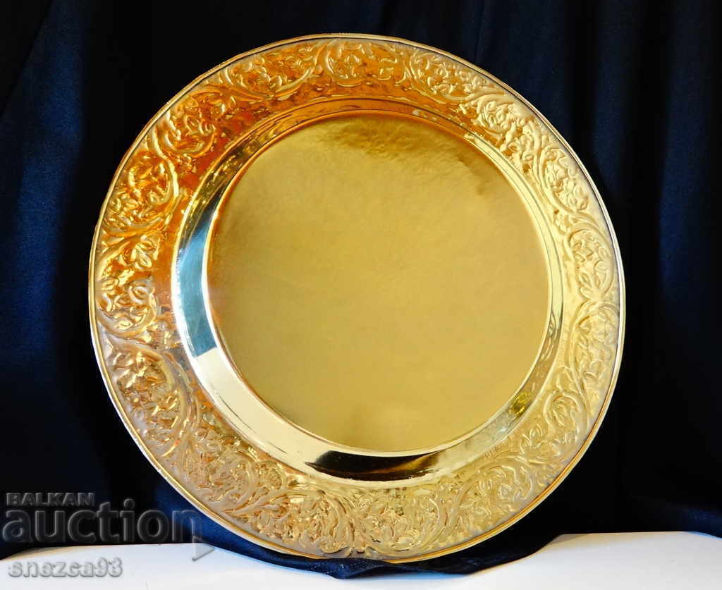 Delivery of Bronze tray, platter 33 cm., unique ornaments, gilding Delivery of Bronze tray, platter 33 cm., unique ornaments, gilding